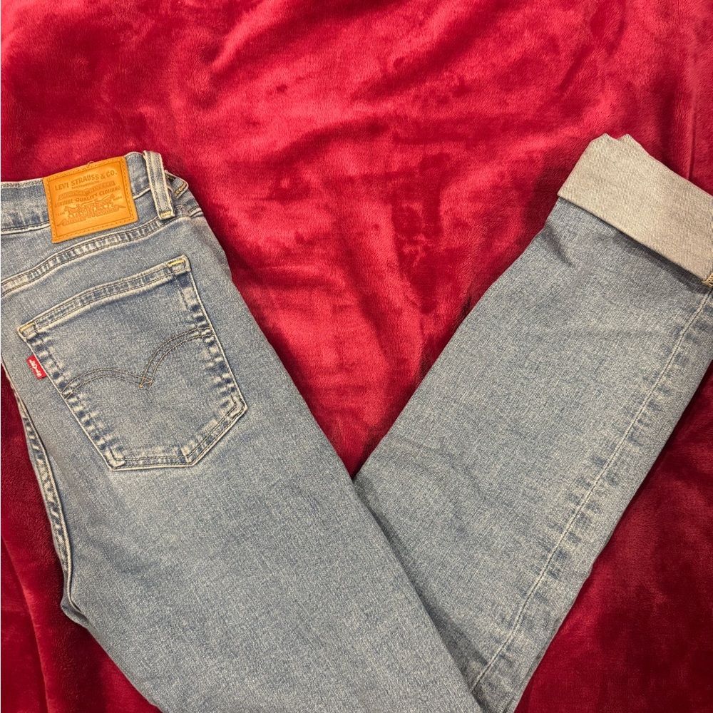 Levi's 724 High Rise Straight Jeans
